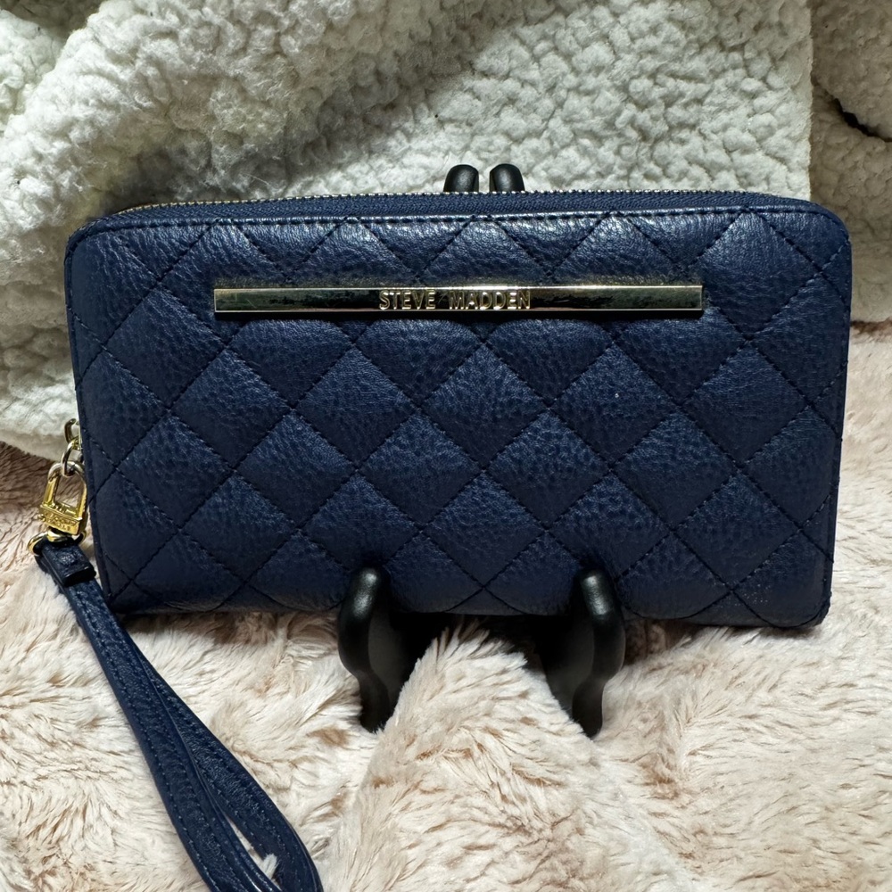 Steve Madden Blue Quilted Women's Wallet